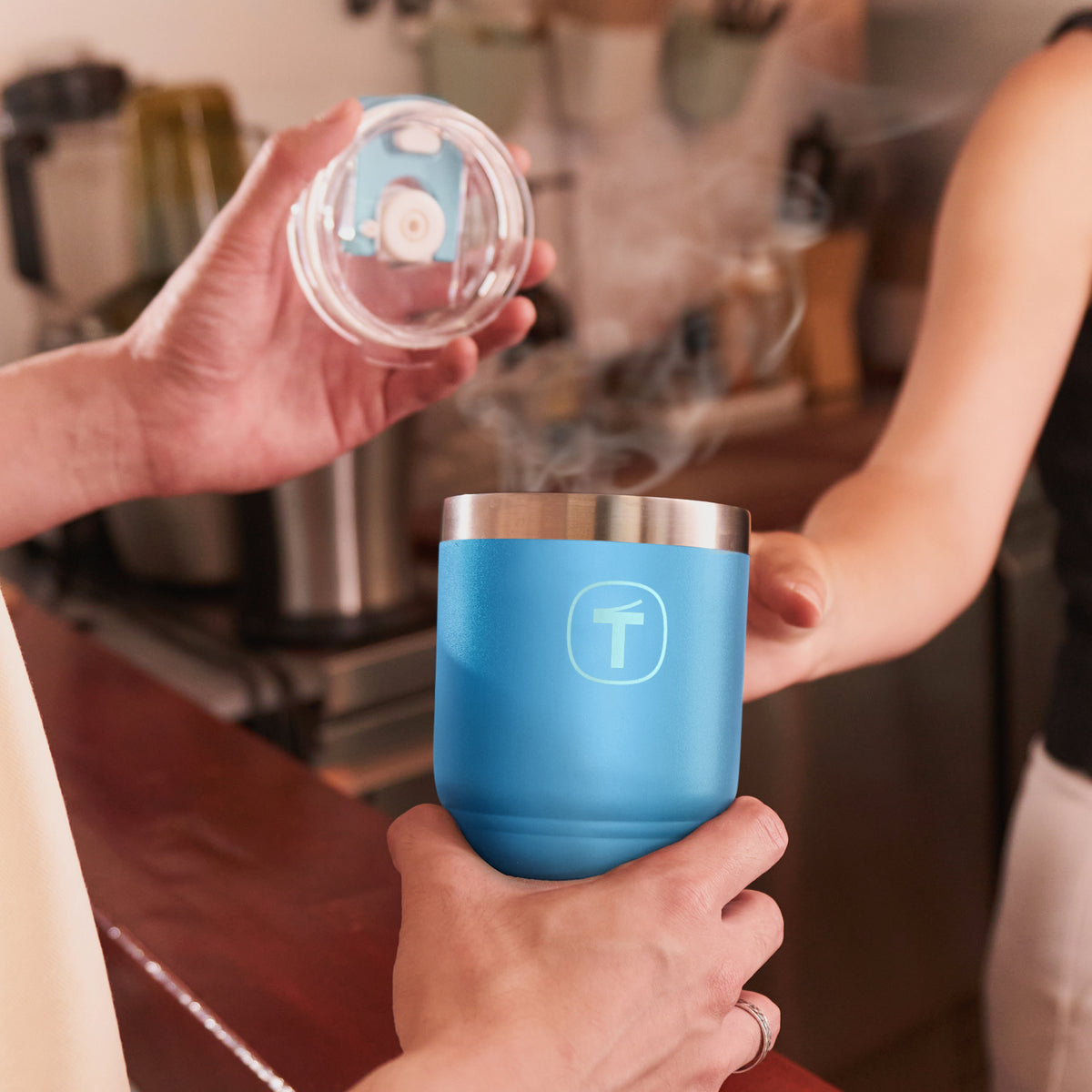 Copo Térmico Big T Com Canudo Tupperware Azul Claro 630ml